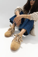 Luna Lace Beige sneakers