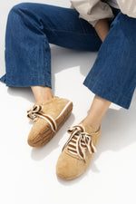 Luna Lace Beige sneakers