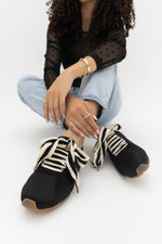 Luna Lace Black sneakers