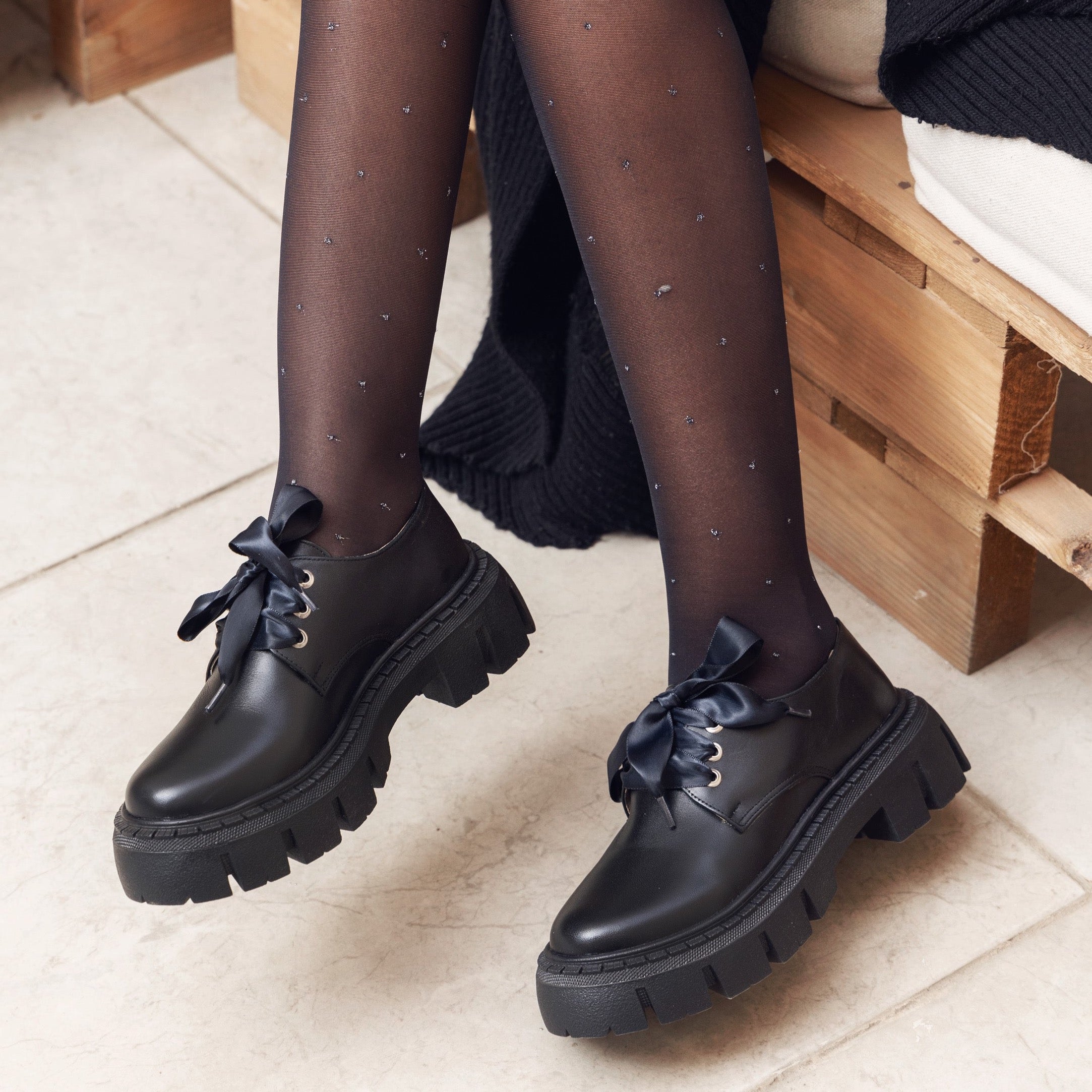 Lace-Up Chunky Sole Black Shoes â Pellame