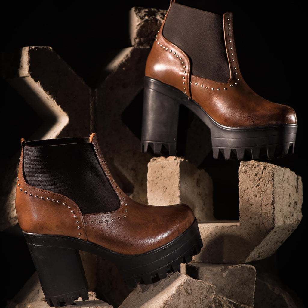 Heels Chelsea Boots Camel