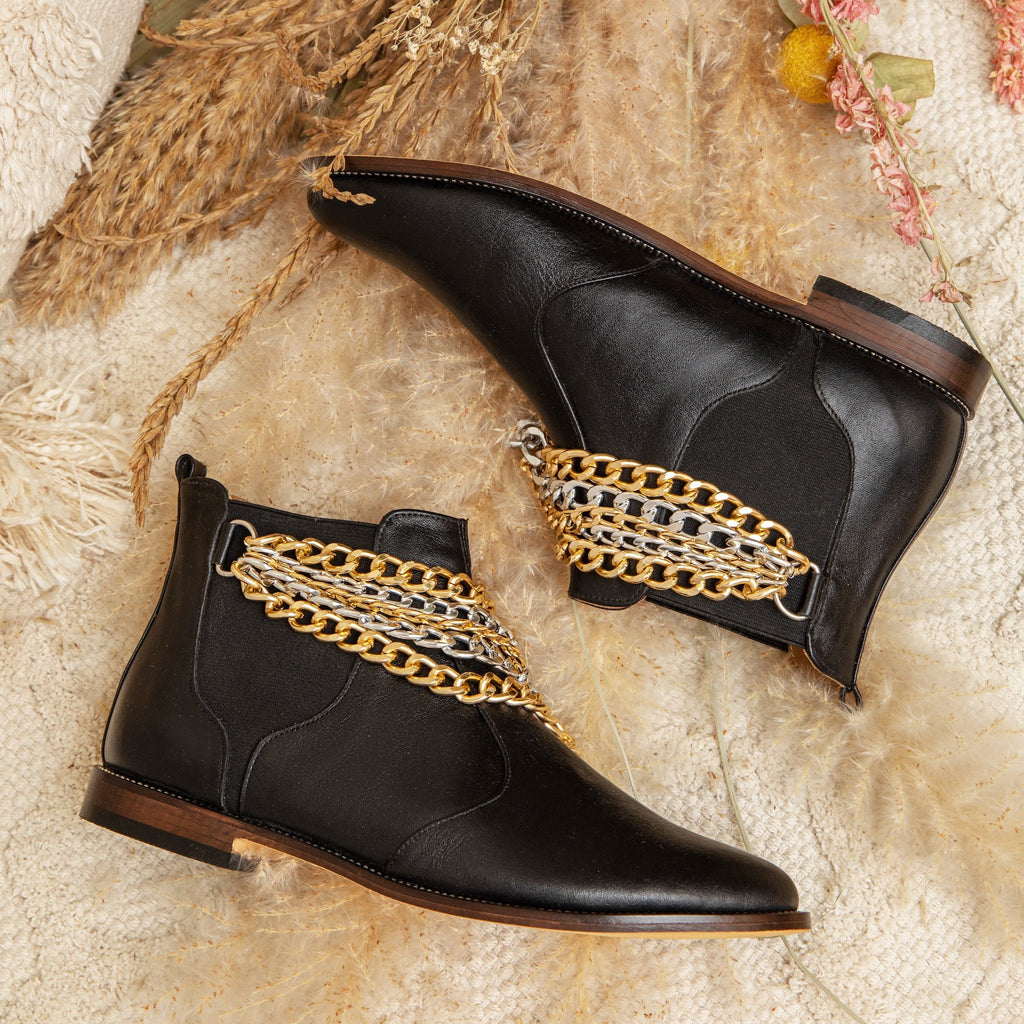 Chains Chelsea Boots Black