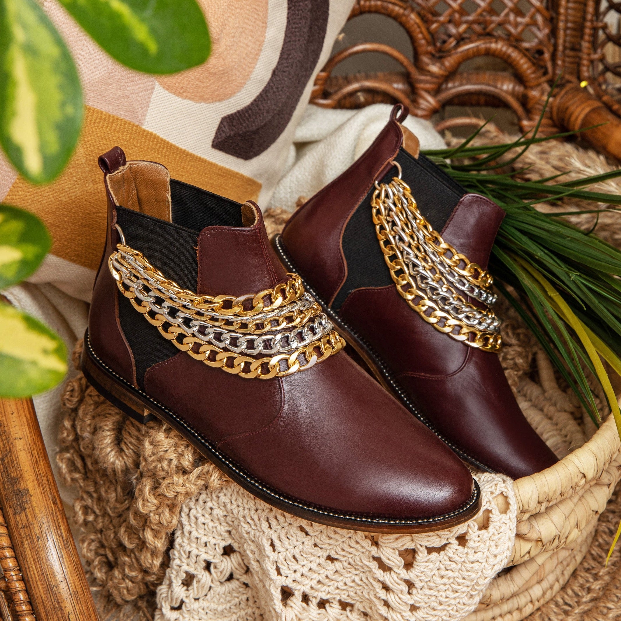 Chains Chelsea Boots Burgundy