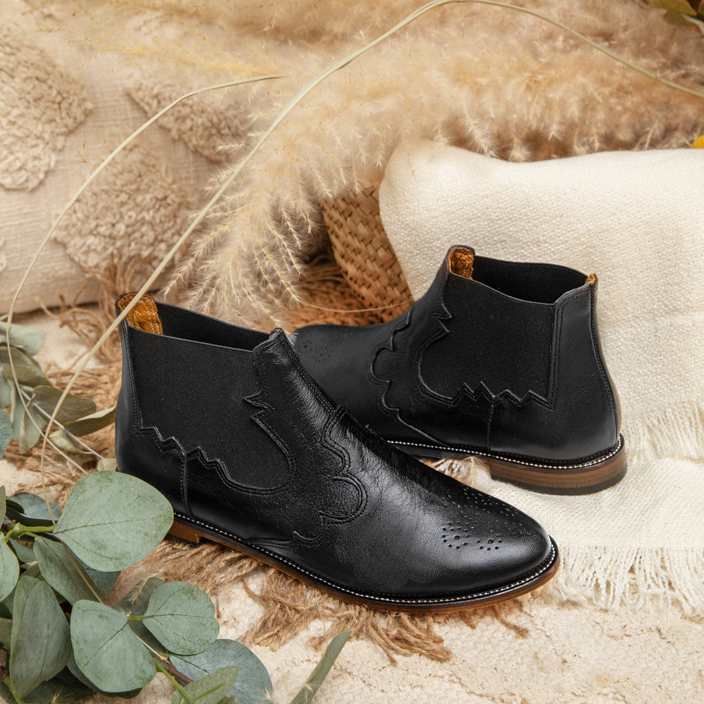 Western Cut Chelsea Boots Black