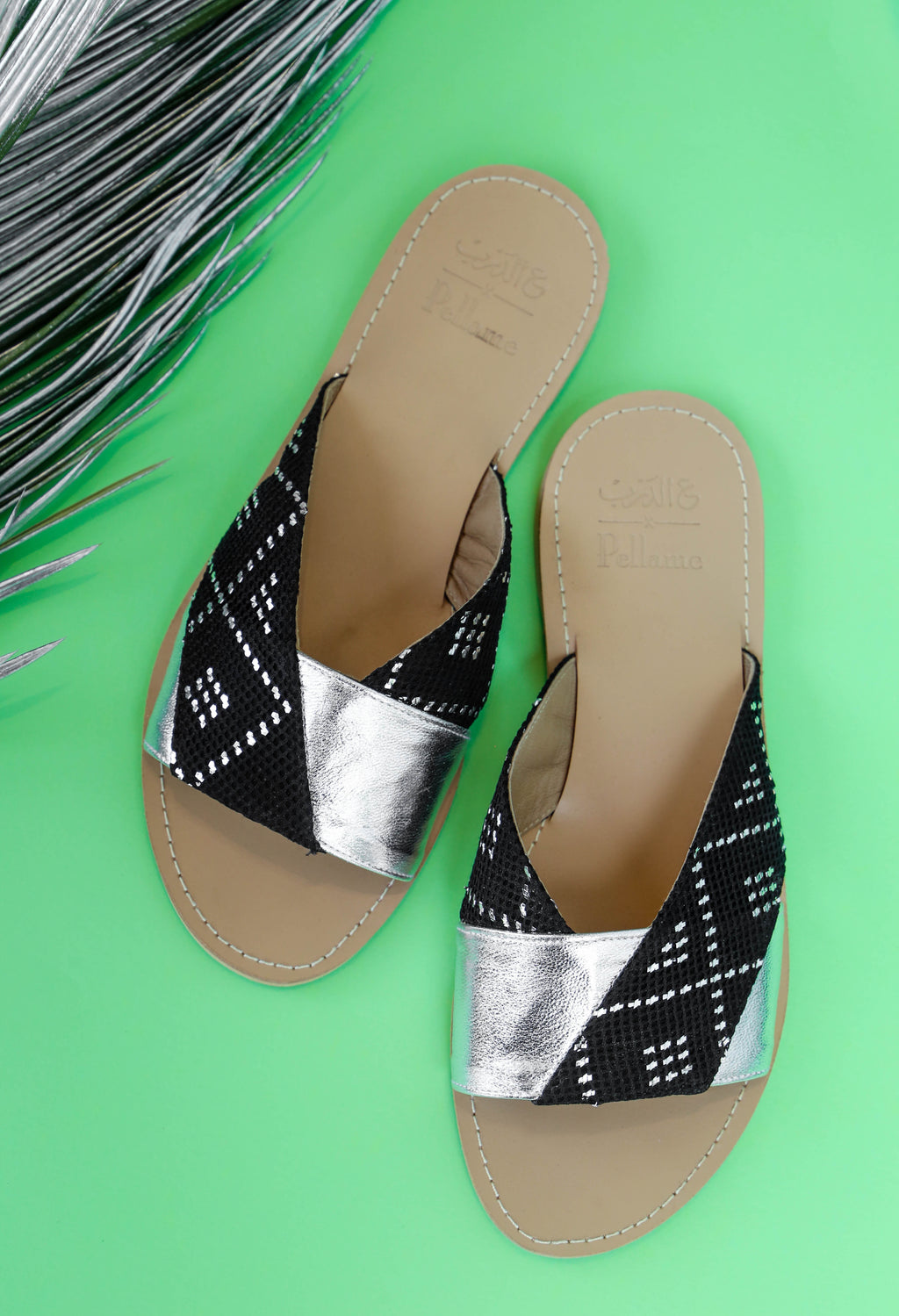 Criss-Cross Tally Slippers Black