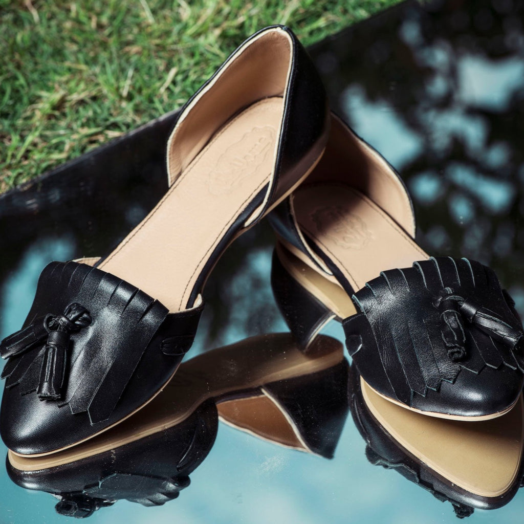 Pointed Ballerinas with Tassels Black